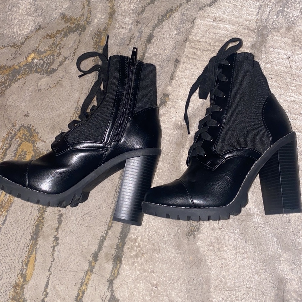 BCBGeneration Boots - Picture 4 of 7